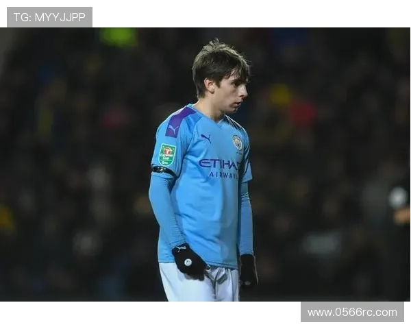 官方巴萨阿德里安西蒙转投亚联