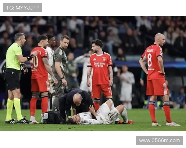 赫伊森重伤队友仍大笑引发众怒